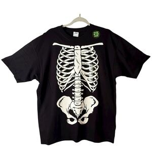 Yazbek Skeleton Halloween Glow in the dark T-shirt. Size X-Large.